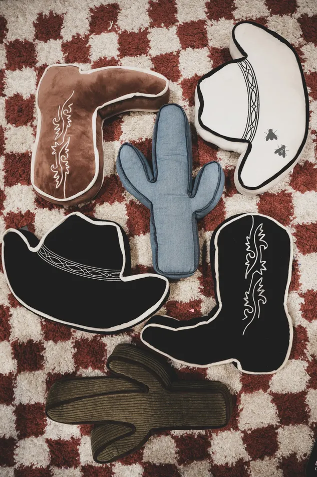 Earrings 2FLY SNOOZY BOOT PILLOW TAN