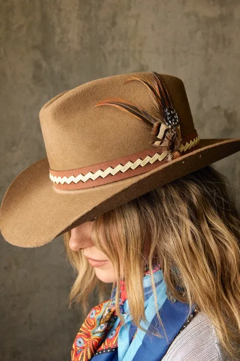 Earrings C1HXLW LAINEY WILSON X CHARLIE 1 HORSE ROAD RUNNER