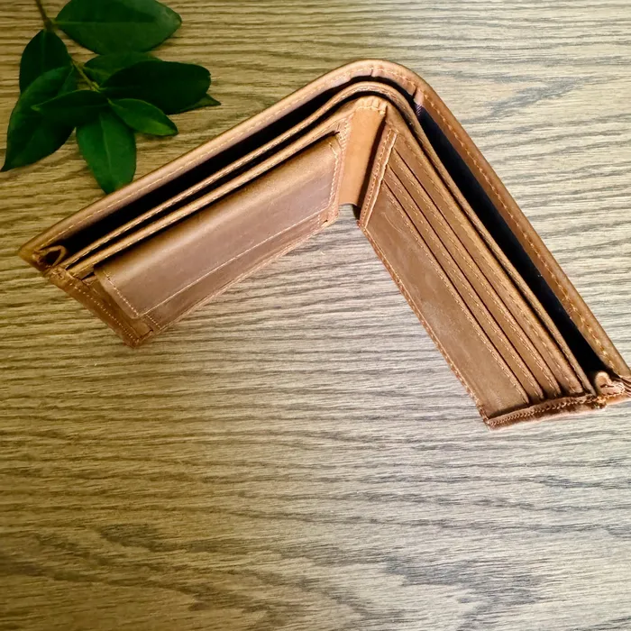 iszi Rings Mens Leather Wallet
