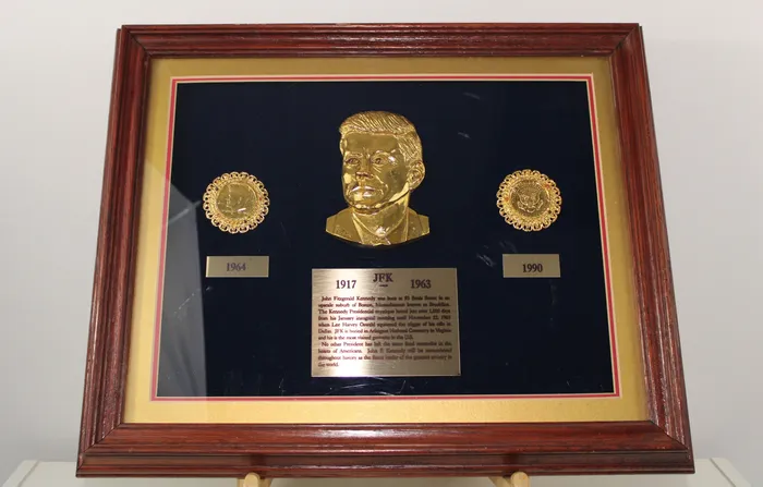 JFK John F Kennedy Commemorative Coin Set Plaque Jubilee Thrift Earrings