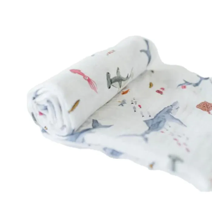 Necklaces LITTLEUNICORN Little Unicorn Shark Print Cotton Muslin Swaddle Blanket