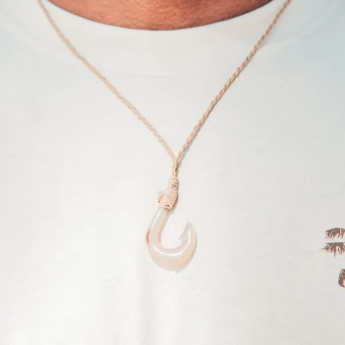 PACIFICOCEANCOL White Buffalo Horn Mini Hawaiian Fish Hook Necklace Necklaces