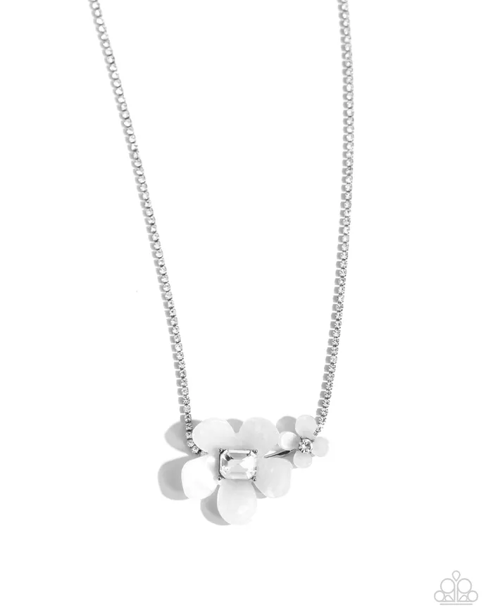 Paparazzi Accessories Rings Dainty Deduction White