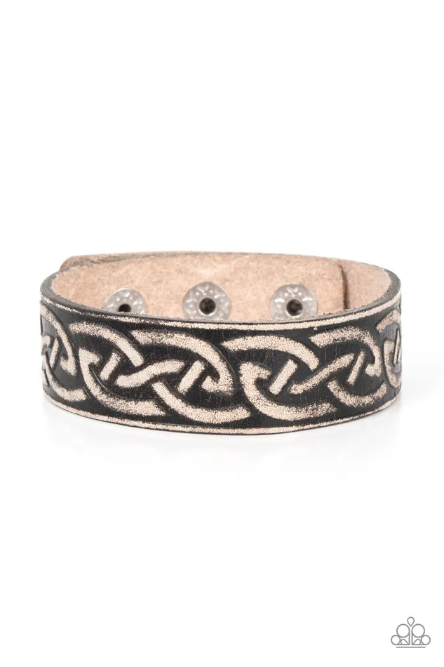 Paparazzi Accessories Rings Rebel Runes Black