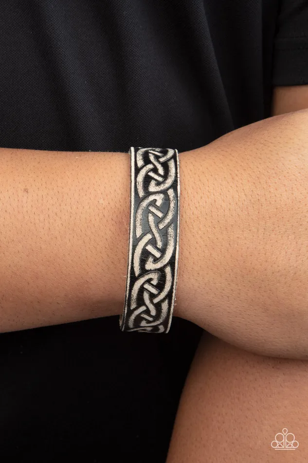 Paparazzi Accessories Rings Rebel Runes Black