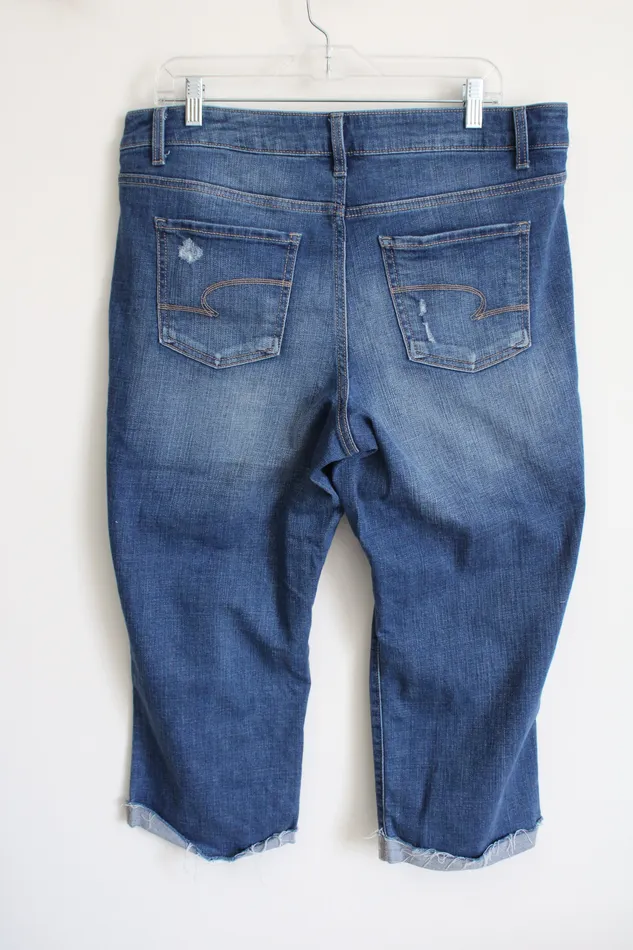 Time And Tru Necklaces Time And Tru Mid Rise Denim Capri 14