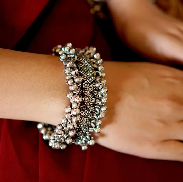 Bracelets Teejh Teejh Geeta Rawa Work Silver Oxidized Ghungroo Bangle