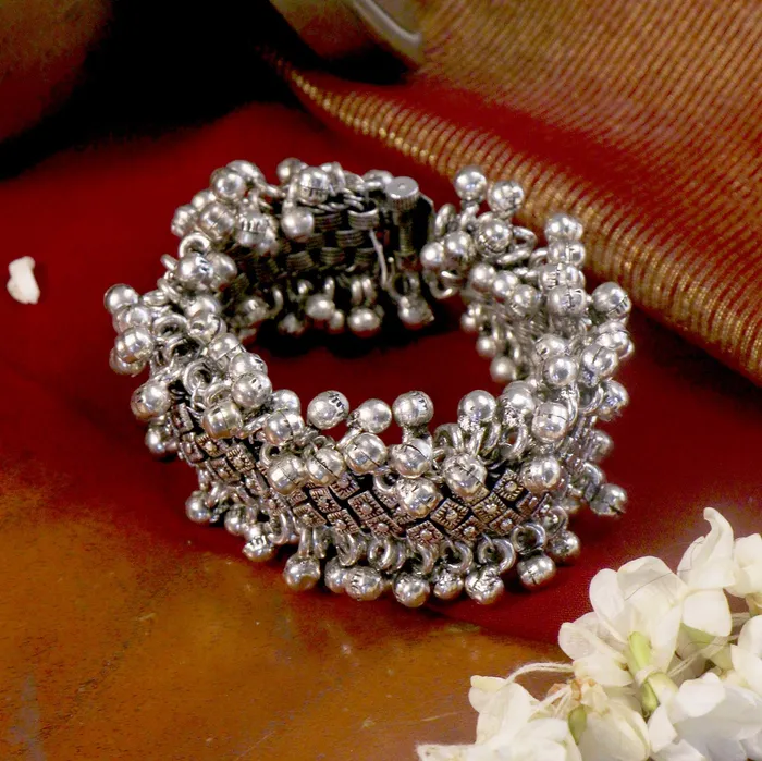 Bracelets Teejh Teejh Geeta Rawa Work Silver Oxidized Ghungroo Bangle Bracelets Teejh Teejh Geeta Rawa Work Silver Oxidized Ghungroo Bangle
