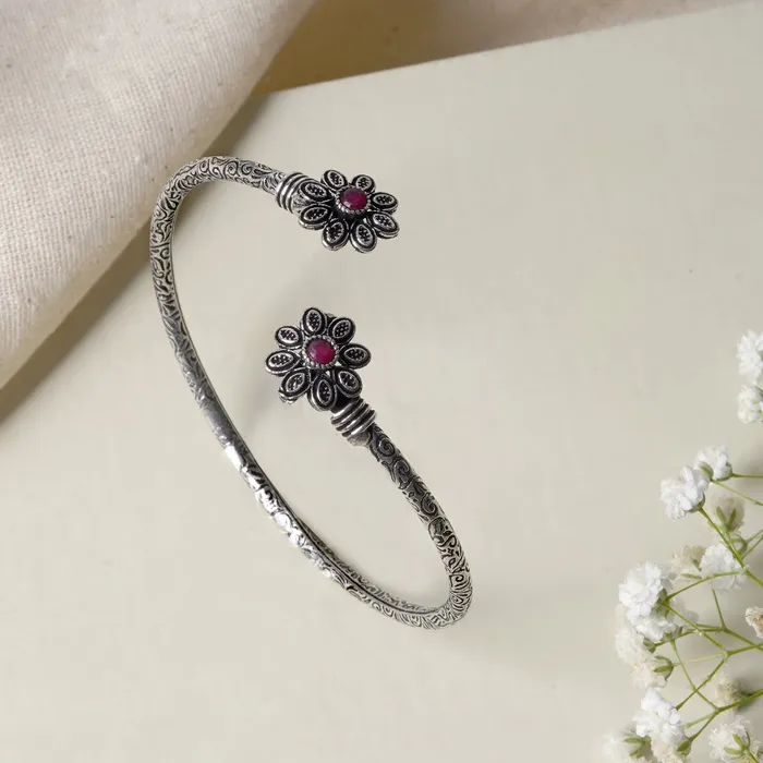 Bracelets Teejh Teejh Saroj Silver Oxidised Floral Bracelet Bracelets Teejh Teejh Saroj Silver Oxidised Floral Bracelet