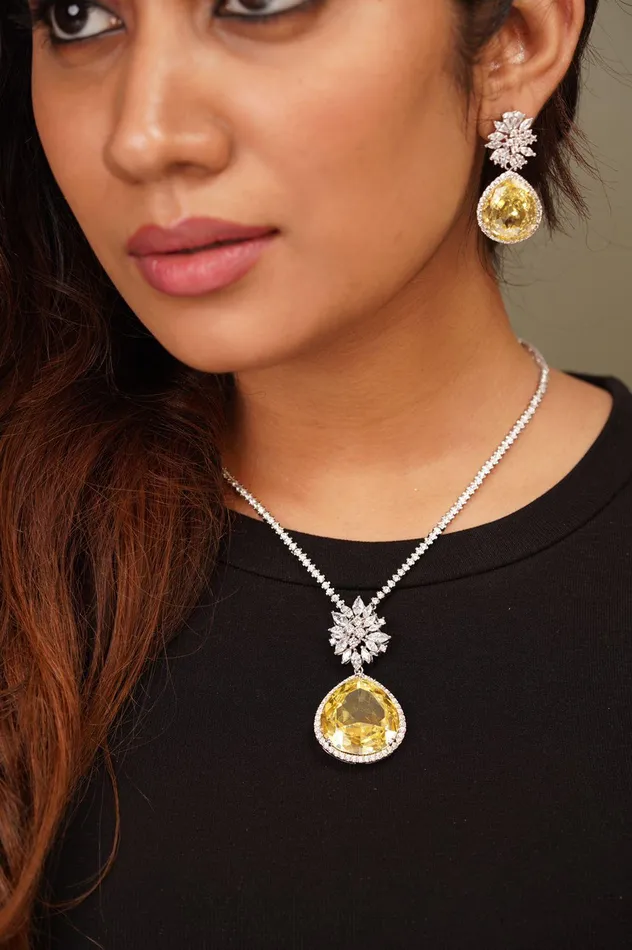 Earrings Attrangi Vienna Bauble Diamond Set