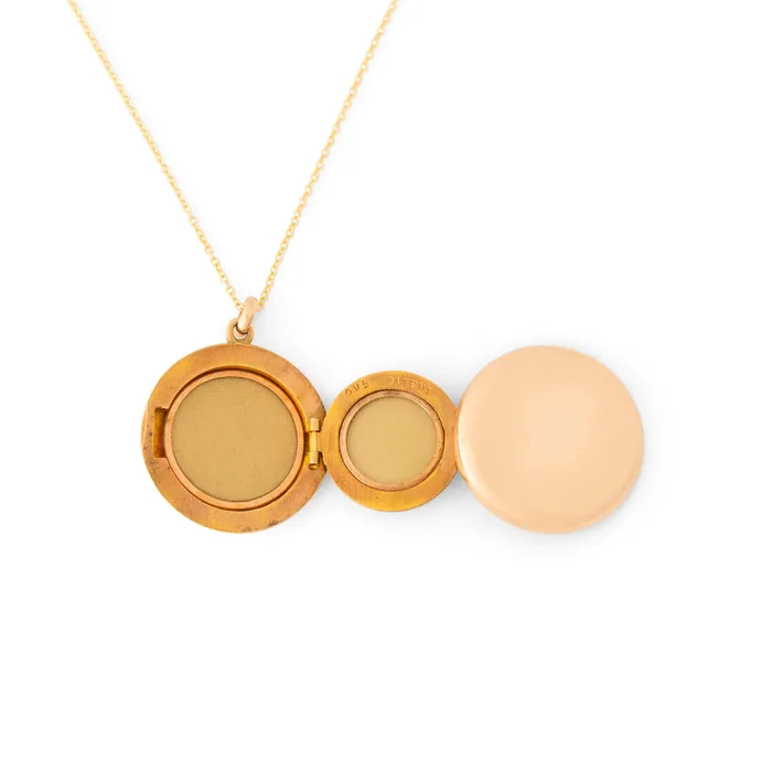 Vintage Necklaces Accordion Folding 9k Gold Round Locket