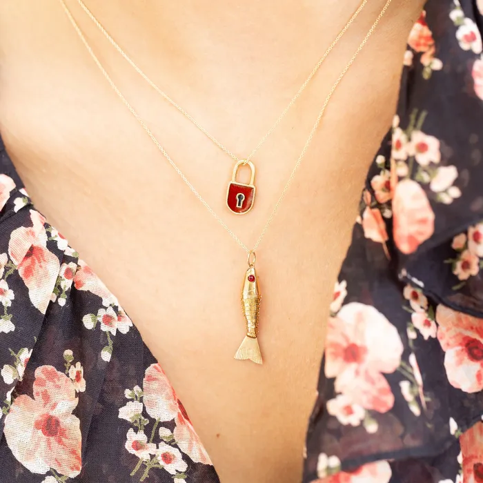 Vintage PreStyled Sets Articulated Fish 18k Gold Charm