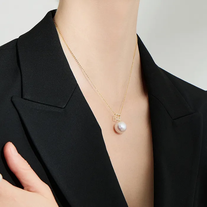 18k Solid Gold Edison Pearl Necklace KN00226 Pearly Lustre Necklaces