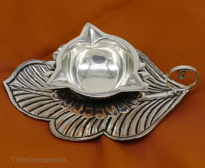 925 sterling silver Divine oil lamp stunning tree leaf vintage design 3 joth lamp best gifting puja utensils or article from India su479 TRIBAL ORNAMENTS Necklaces 925 sterling silver Divine oil lamp stunning tree leaf vintage design 3 joth lamp best gifting puja utensils or article from India su479 TRIBAL ORNAMENTS Necklaces