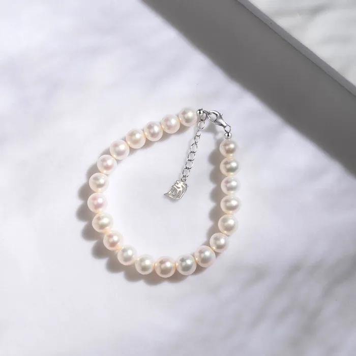 Brilliant Lustre White Freshwater Pearl Bracelet WB00169 Pearly Lustre Bracelets
