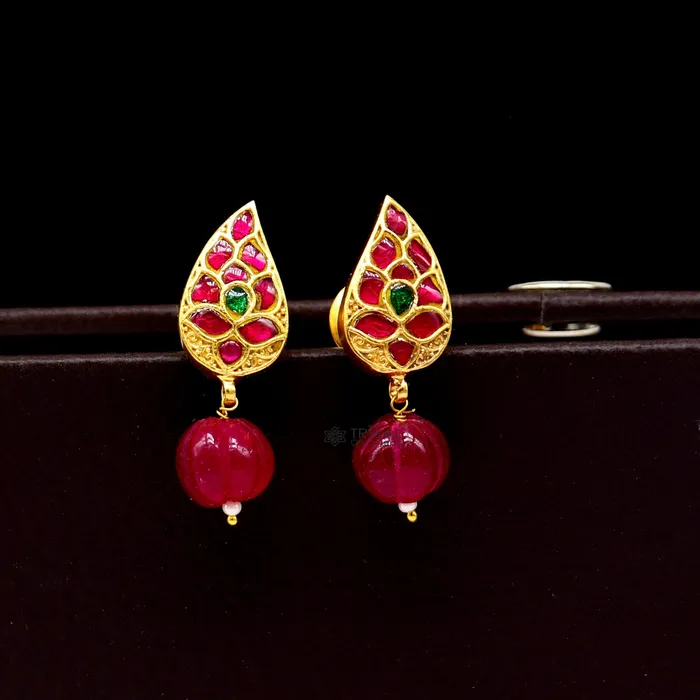 Earrings 925 sterling silver gold polished handmade kundan work green and red stone fabulous flower shape stud earrings Modern trendy jewelry s1179 TRIBAL ORNAMENTS Earrings 925 sterling silver gold polished handmade kundan work green and red stone fabulous flower shape stud earrings Modern trendy jewelry s1179 TRIBAL ORNAMENTS