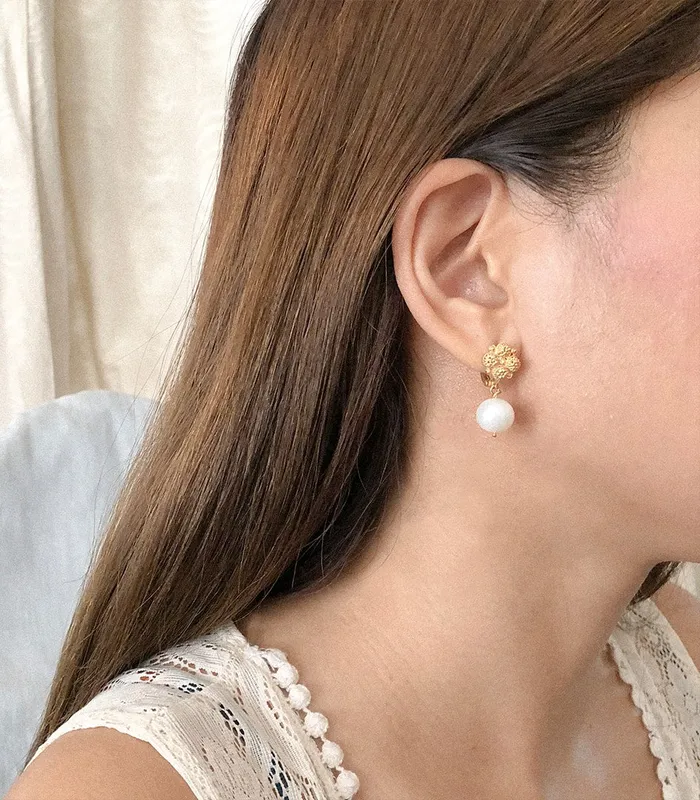 Earrings Estela Pearl Drop Earrings with 4 Rositas AMAMI