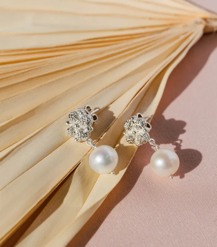 Earrings Estela Pearl Drop Earrings with 4 Rositas AMAMI