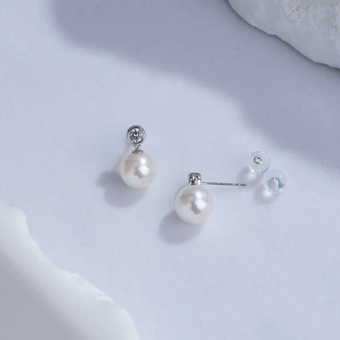 Earrings Pearly Lustre 18k Gold Freshwater Pearl Earrings KE00099