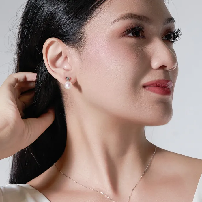 Earrings Pearly Lustre 18k Gold Freshwater Pearl Earrings KE00099