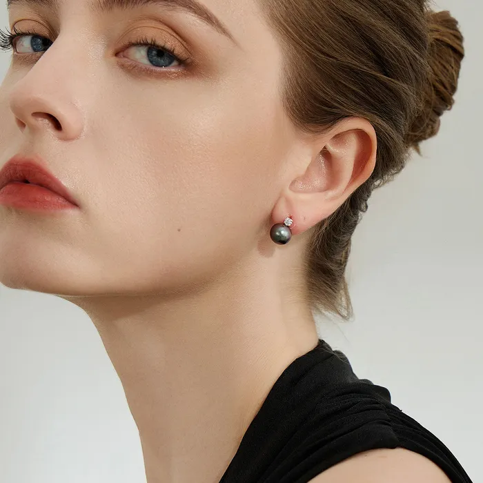 Earrings Pearly Lustre 18K Gold Top Grade Tahitian Pearl Earrings KE00194