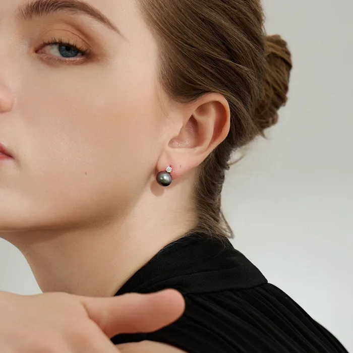 Earrings Pearly Lustre 18K Gold Top Grade Tahitian Pearl Earrings KE00194