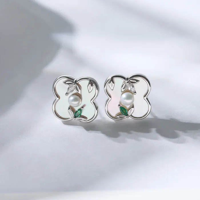 Earrings Pearly Lustre Top Grade Freshwater Pearl Earrings WE00854 PERANAKAN