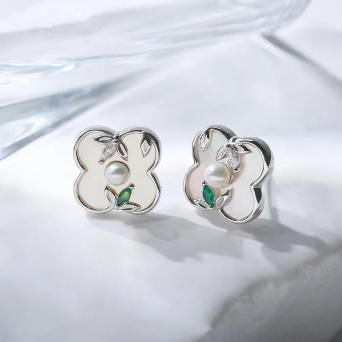 Earrings Pearly Lustre Top Grade Freshwater Pearl Earrings WE00854 PERANAKAN