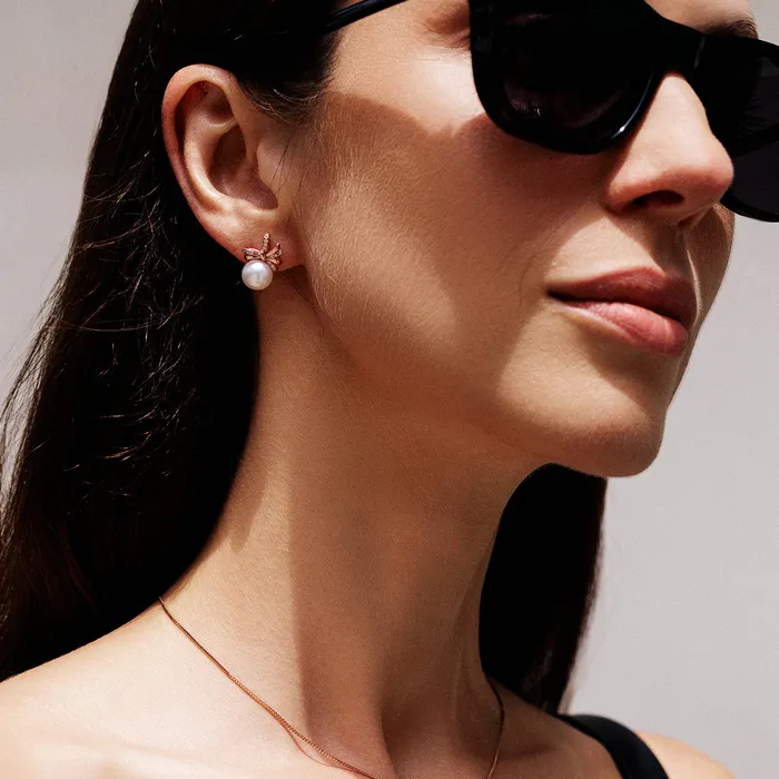 Earrings Top Lustre Freshwater Pearl Earrings WE00381 RIBBON Pearly Lustre