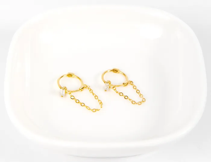 Earrings WANTME Tiny Chains Huggies