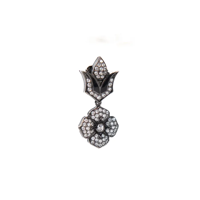 Michael Campbell Earrings PreOwned Michael Campbell Laurenza Crystal Earrings
