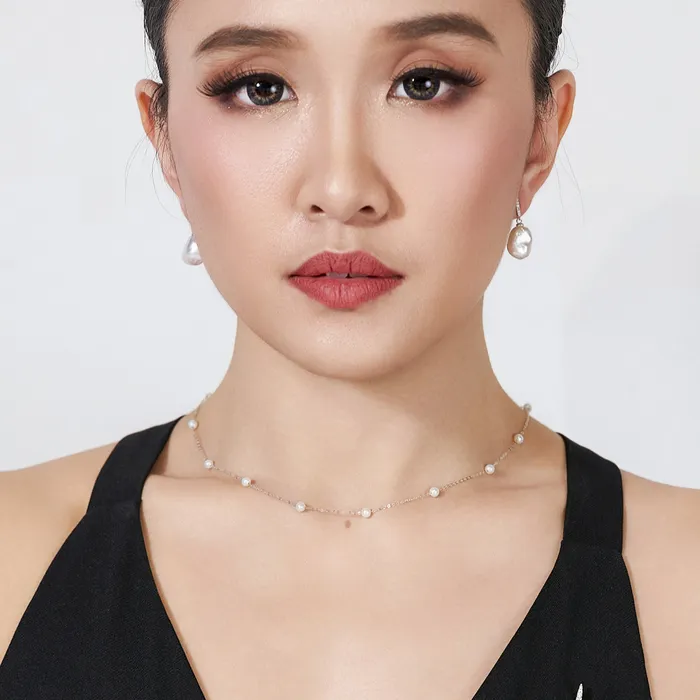 Necklaces Pearly Lustre 18K Solid Gold Freshwater Pearl Necklace KN00166