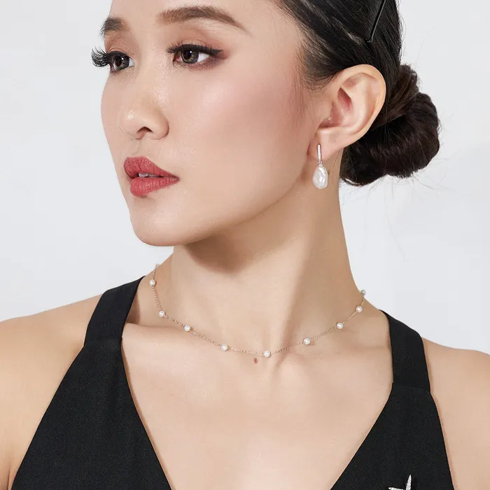 Necklaces Pearly Lustre 18K Solid Gold Freshwater Pearl Necklace KN00166