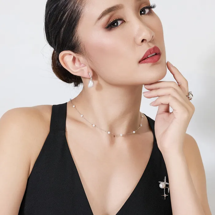 Necklaces Pearly Lustre 18K Solid Gold Freshwater Pearl Necklace KN00166