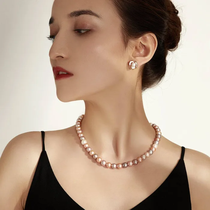 Necklaces Pearly Lustre Elegant Freshwater Pearl Necklace WN00338