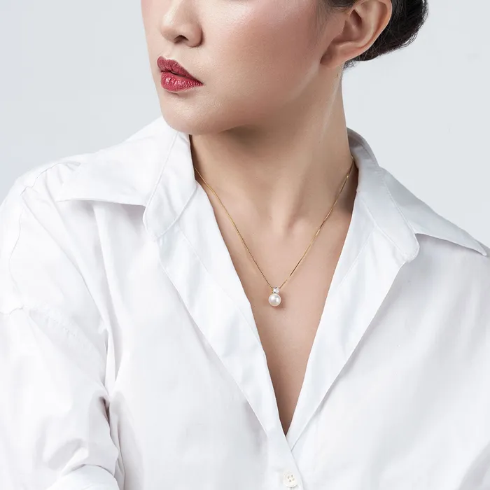 Necklaces Pearly Lustre Top Grade Freshwater Pearl Necklace WN00482