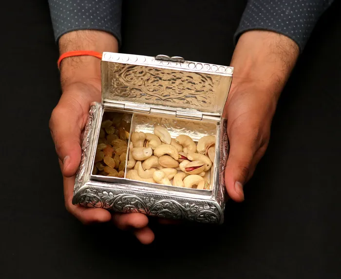 Necklaces TRIBAL ORNAMENTS Vintage antique Naxi design handmade 925 sterling silver dry fruit box candy box jewelry box best brides gift or corporation gift box01