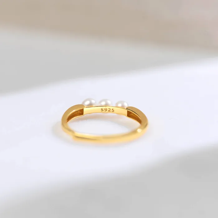 New Yorker Freshwater Pearl Ring WR00180 Pearly Lustre Rings