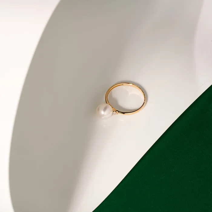 Pearly Lustre 18K Solid Gold Diamond Akoya Hanadama Pearl Ring KR00114 Rings