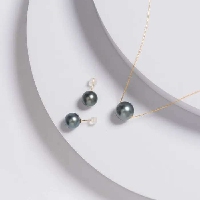 Pearly Lustre Earrings 18K Gold Top Lustre Tahitian Pearl Stud Earrings KE00186