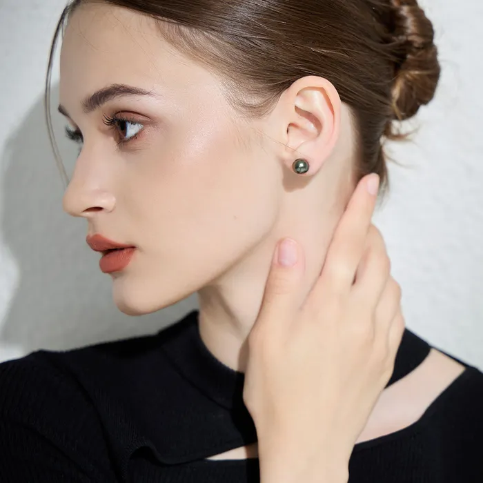 Pearly Lustre Earrings 18K Gold Top Lustre Tahitian Pearl Stud Earrings KE00186