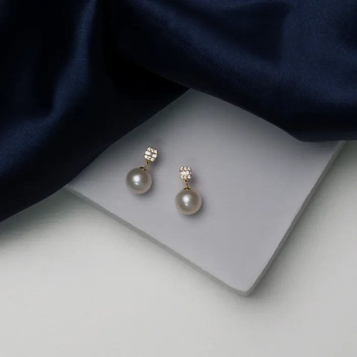 Pearly Lustre Earrings Elegant 18K Solid Gold Freshwater Pearl Earrings KE00244