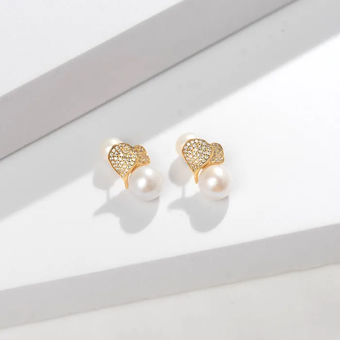 Pearly Lustre Earrings Elegant Freshwater Pearl Earrings WE00518 GARDENS