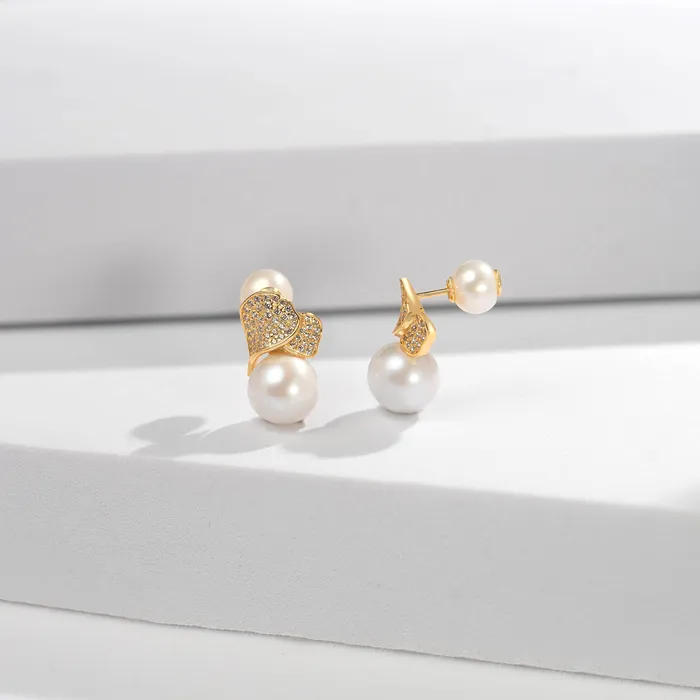 Pearly Lustre Earrings Elegant Freshwater Pearl Earrings WE00518 GARDENS