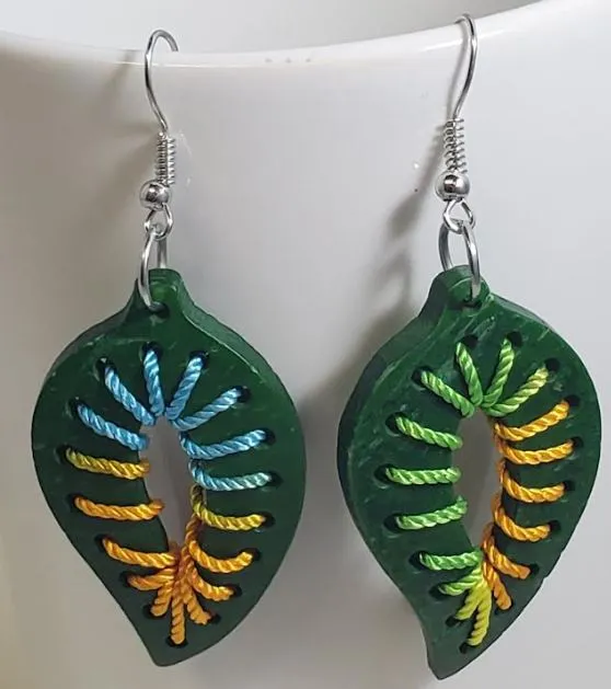 POLLY E822 Green Leaf Coconut Shell Wooden Earrings Earrings