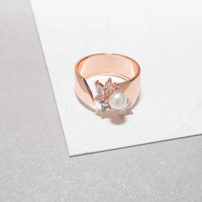 Rings Pearly Lustre Elegant Freshwater Pearl Ring WR00079