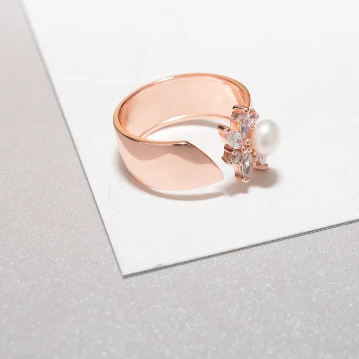 Rings Pearly Lustre Elegant Freshwater Pearl Ring WR00079