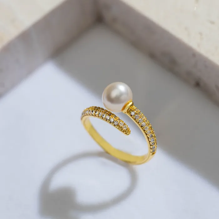 Rings Pearly Lustre Elegant Freshwater Pearl Ring WR00157