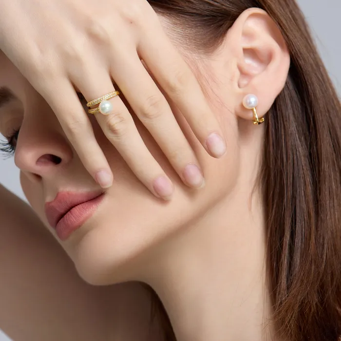 Rings Pearly Lustre Elegant Freshwater Pearl Ring WR00157