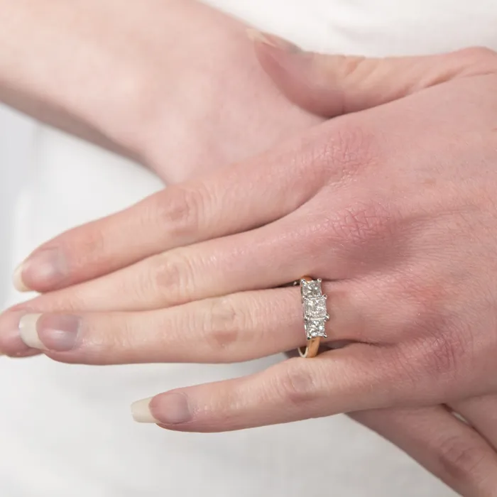 STORE 5a Luxury Preowned Goods PreOwned Diamond Three Stone Engagement Ring Rings